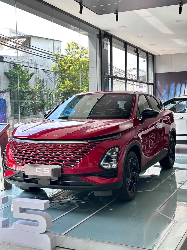 OMODA C5 Flagship - красный - 2 500 км