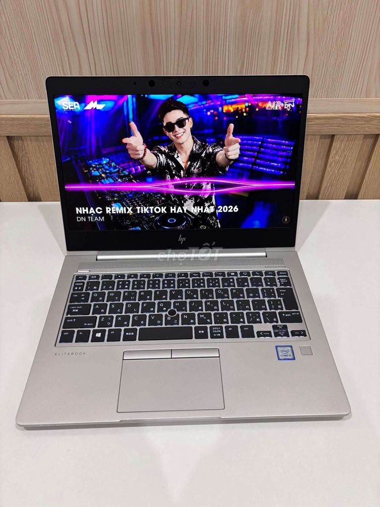 HP Spectre x360 i5-8250u 13.3 inch 8GB/256GB Bạc. Mua bán Laptop tại Thị xã Tân Uyên Bình Dương được đăng bởi Win Store hình 1