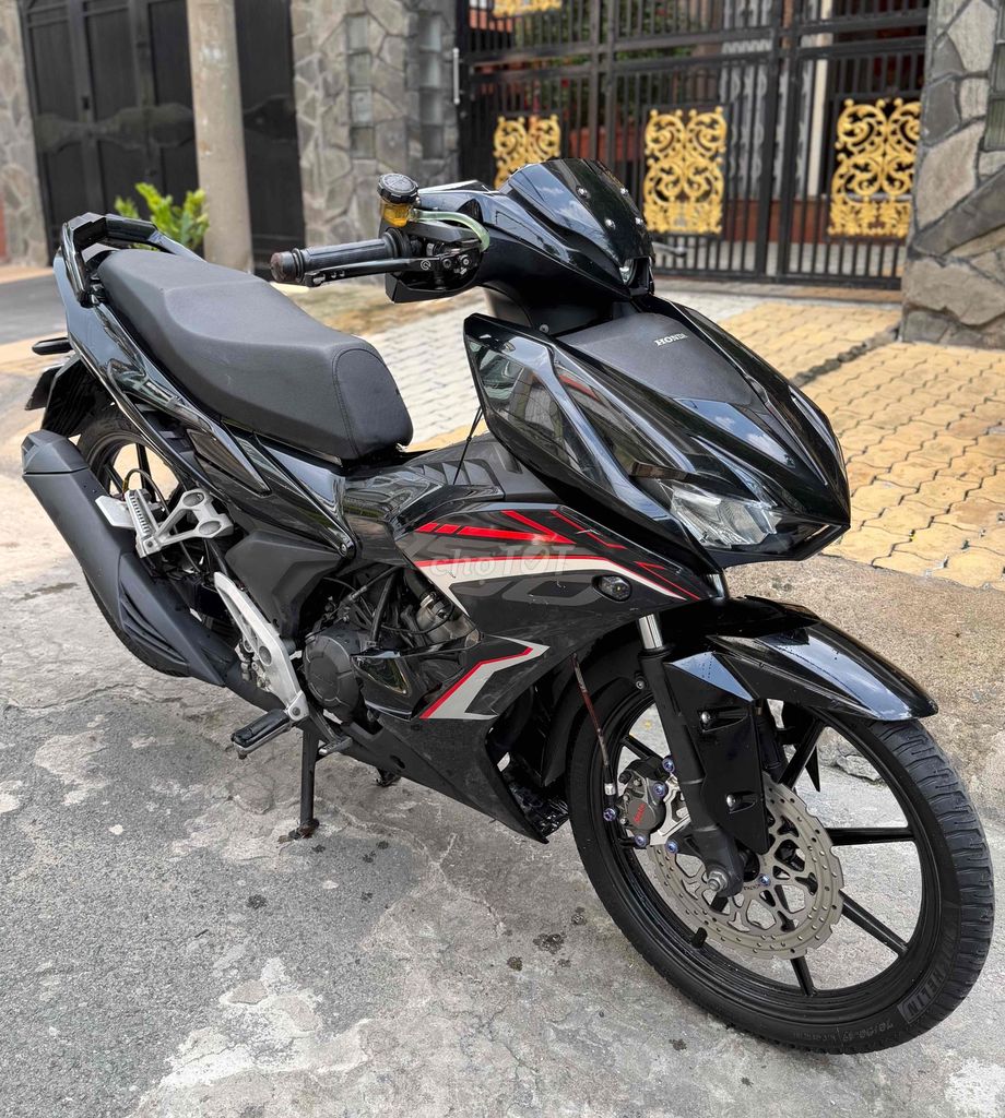Очистка главного хоста машины Honda Winner X 65 зз