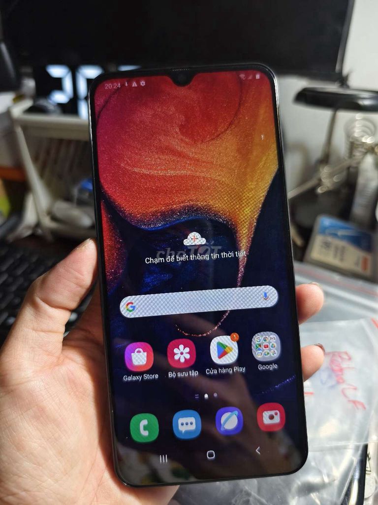 Samsung A50 64GB Đen. Mua bán Điện thoại tại Huyện Núi Thành Quảng Nam được đăng bởi Thanh Ph  hình 1