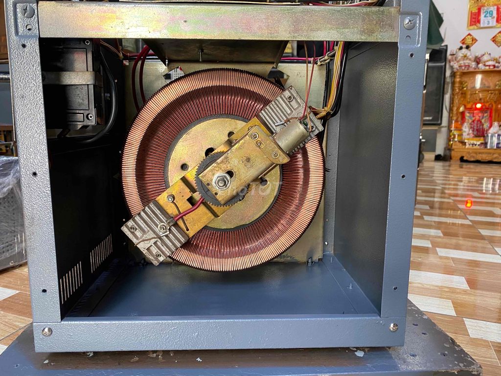 ổn áp ROBOT 10kva dãi 90v-240v dây đồng 100% zin