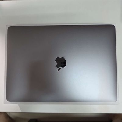Cần bán lại Macbook Air 2018 13 inch. Mua bán Laptop tại Quận 3 Tp Hồ Chí Minh được đăng bởi Nguyễn Như Huy