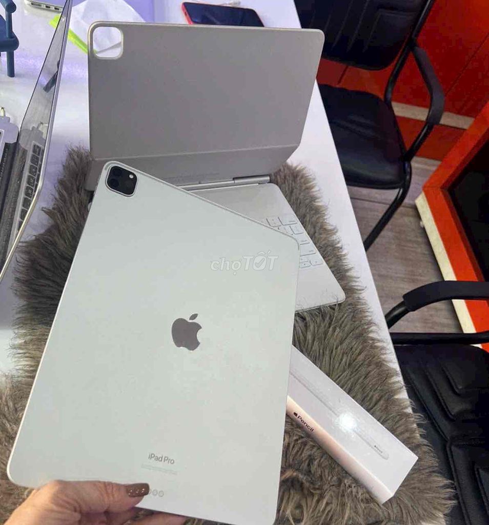 ipad pro M1 trắng 11inch 512gb 4g  pin 95 zin keng