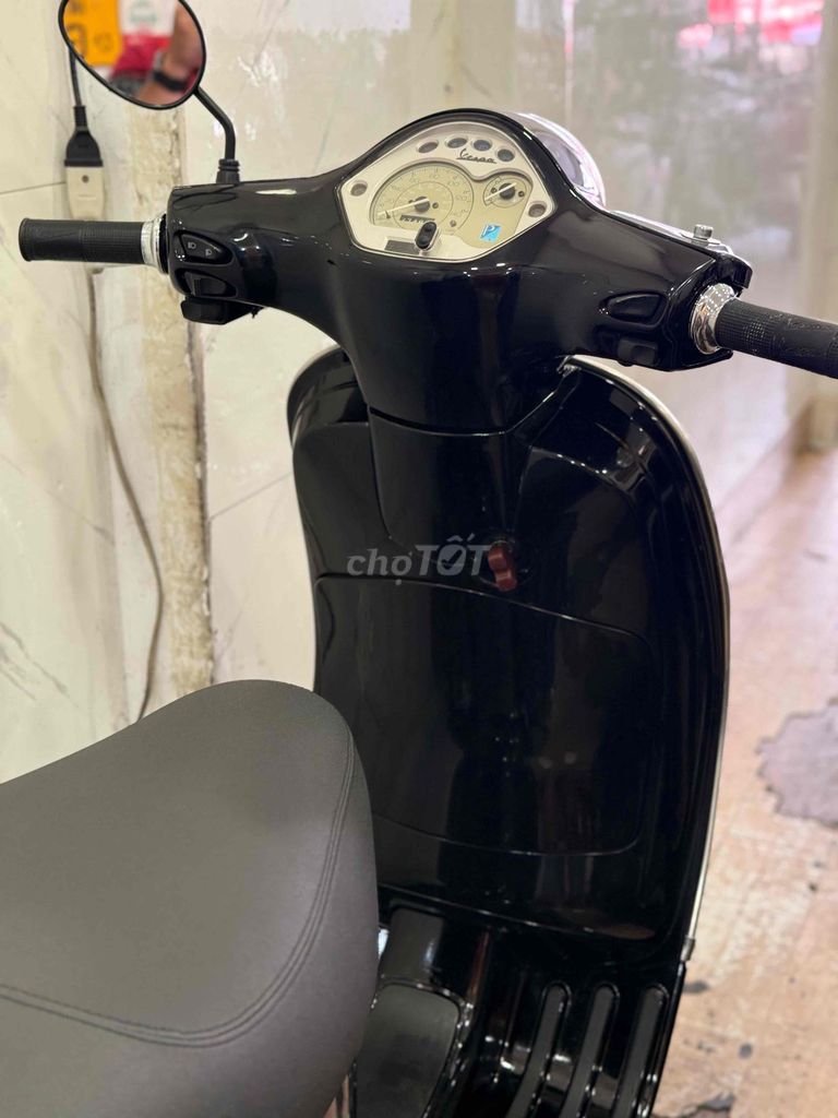 Piaggio Vespa LX125ie Đời 2012 . BSTP. Mua bán Xe máy tại Quận Phú Nhuận Tp Hồ Chí Minh được đăng bởi Ngọc Huy hình 3