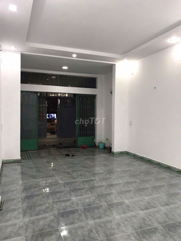 Nhà rẻ nhất trung tâmphường1 quận8 dt 55m2 ngang 4m gần Parc Mall 2.4đ