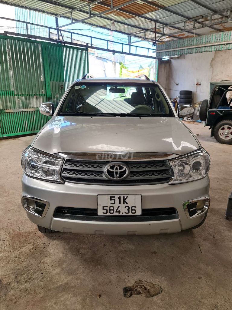 Toyota Fortuner 2010 2.7 - 160000 km