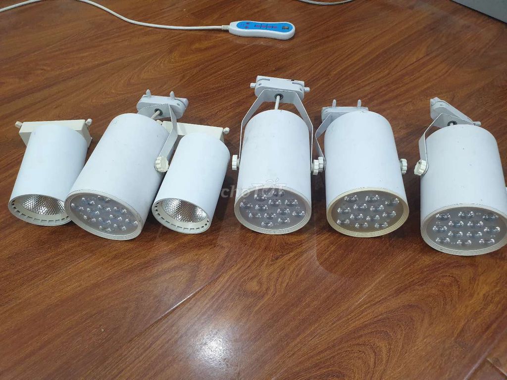 Đèn LED rọi ray Kim loại Trắng tiết kiệm điện. Mua bán Đèn tại Quận Thanh Xuân Hà Nội được đăng bởi Hùng hình 1