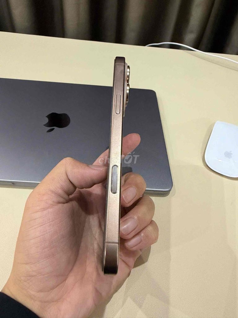 Apple iPhone 16prm Vàng 93%. Mua bán Điện thoại tại Quận 7 Tp Hồ Chí Minh được đăng bởi Giang hình 1