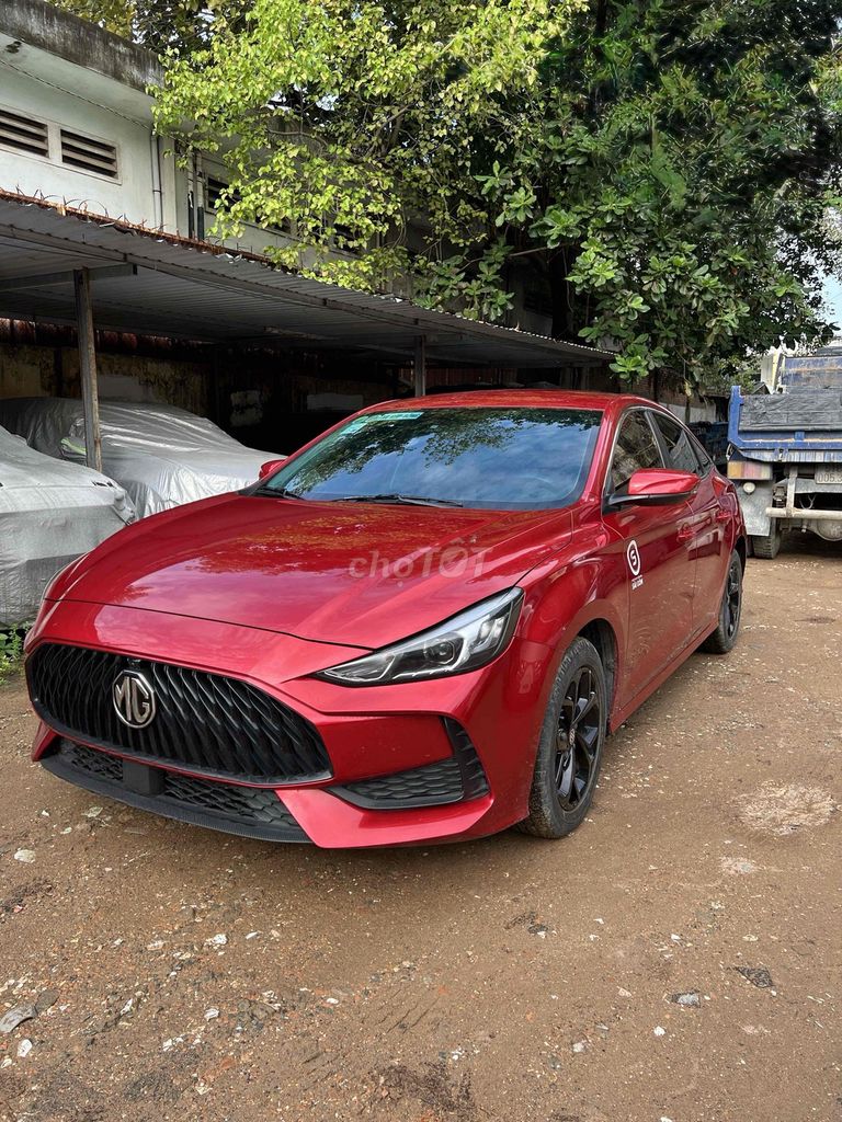 MG MG5 2023 Автомат Таиланд Красный 16x.000 км