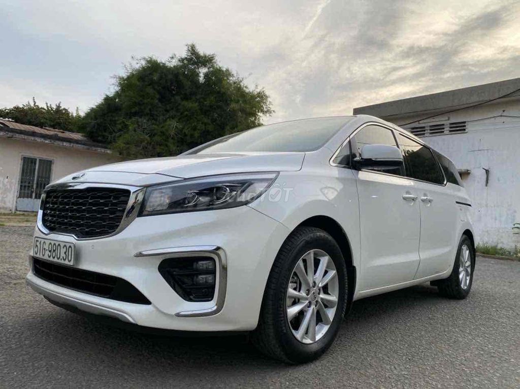 Kia Sedona 2019 Luxury D - 80000 km