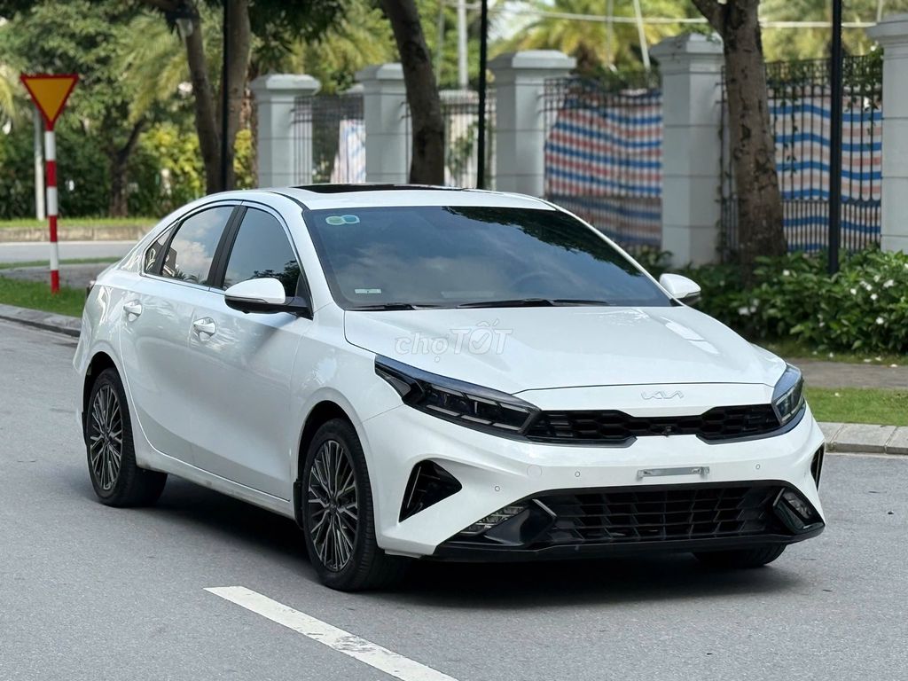 Kia K3 2.0 Premium 2021 trắng, 27.000 km. Mua bán Ô tô tại Quận Long Biên Hà Nội được đăng bởi PHÚC LÂM  AUTO hình 3