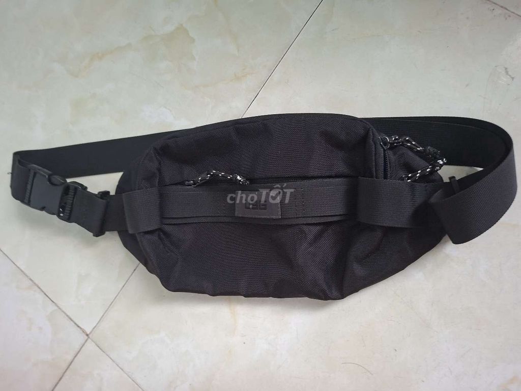 Túi đeo chéo UAG Đen Unisex. Mua bán Túi xách tại Quận Hải Châu Đà Nẵng được đăng bởi Khoa hình 1