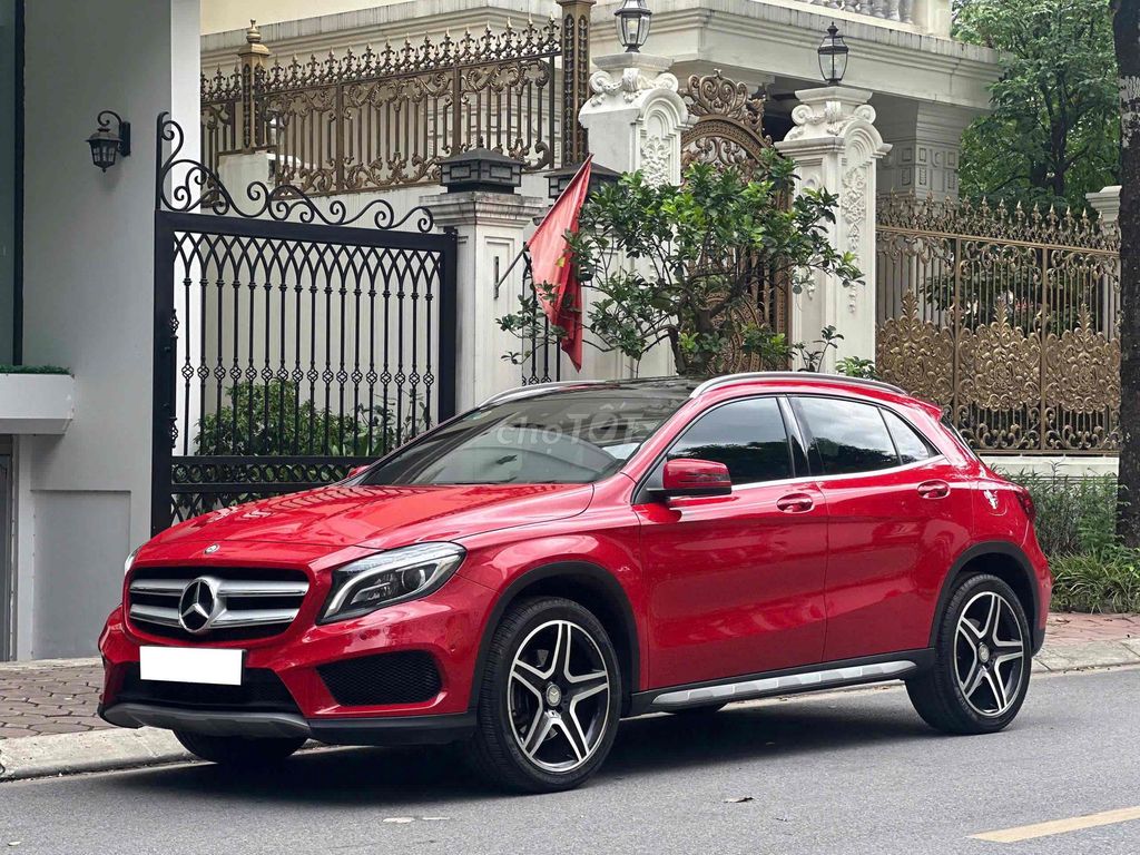 Mercedes Benz GLA250 AMG 4Matic sx 2016 màu đỏ. Mua bán Ô tô tại Quận Cầu Giấy Hà Nội được đăng bởi Cao Quý hình 3
