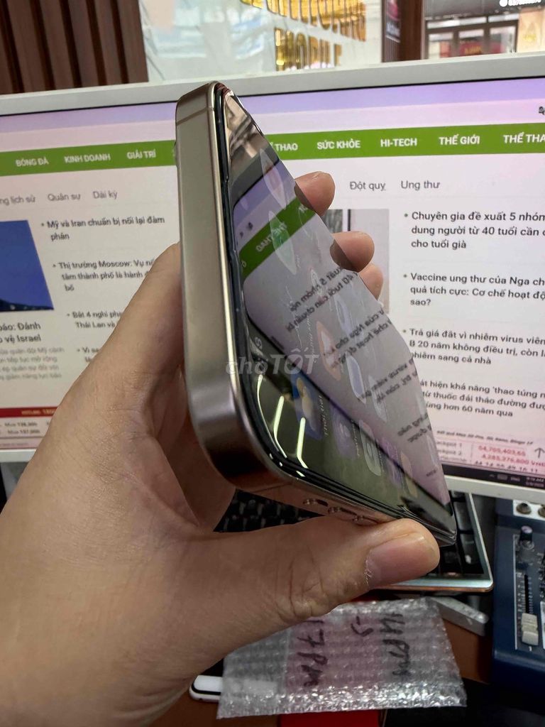 iphone 16promax 256g vna gold zin keng áp pin 100%. Mua bán Điện thoại tại Quận Lê Chân Hải Phòng được đăng bởi hoang anh hình 1
