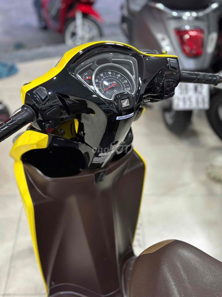 Honda Viosn 2020.BSTP.Chính chủ.Khoá Makey.. Mua bán Xe máy tại Quận 6 Tp Hồ Chí Minh được đăng bởi Cửa Hàng Xe Máy Hoà Bùi hình 8