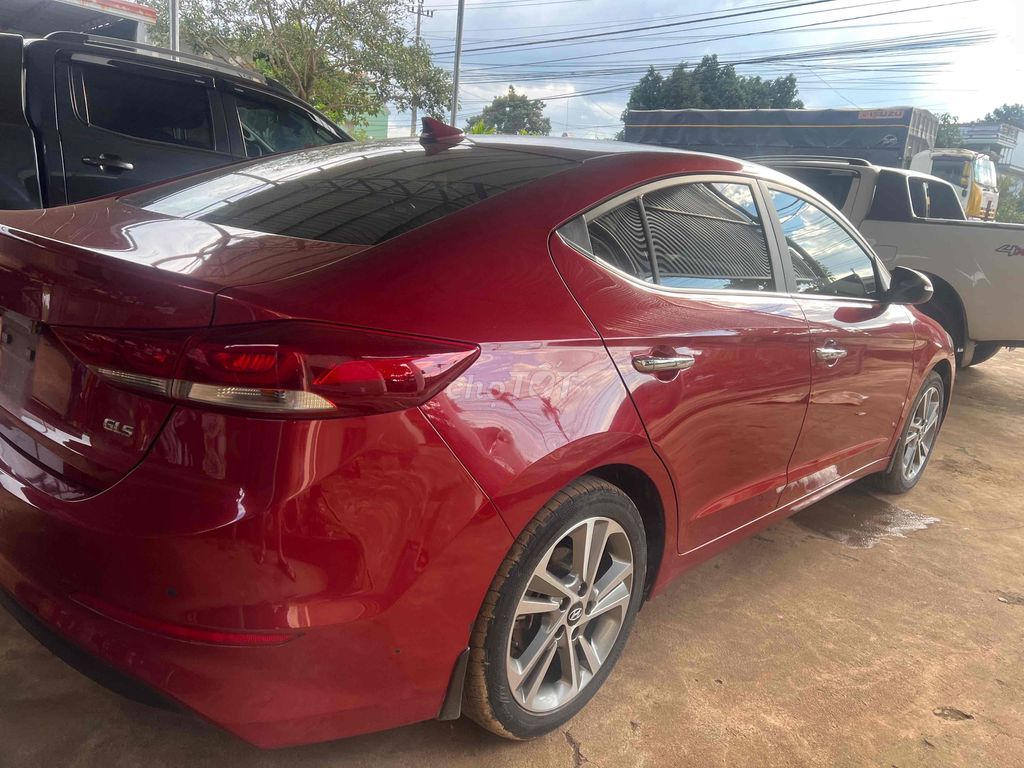 Hyundai Elantra 2018 2.0 AT - 50000 km. Mua bán Ô tô tại Huyện Krông Pắc Đắk Lắk được đăng bởi Minh Bảo hình 3