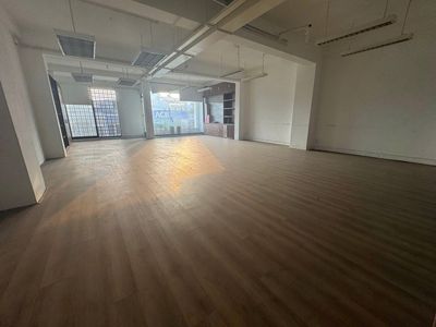 SÀN SD HƠN 160M2 - NGANG 8M - GẦN VẠN HẠNH MALL - 768 SƯ VẠN HẠNH, Q10