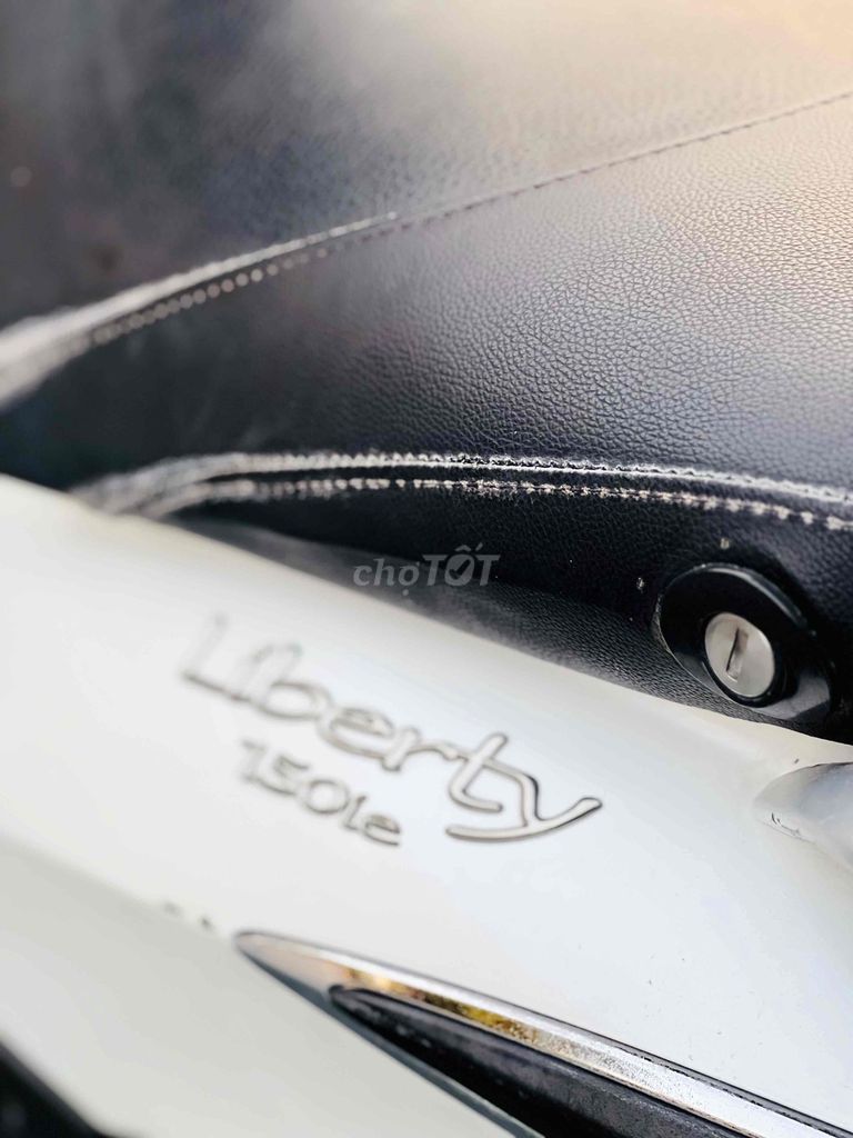 PIAGGIO LIBERTY 150 IE BIỂN HN CHÍNH CHỦ. Mua bán Xe máy tại Quận Cầu Giấy Hà Nội được đăng bởi Hoài Nam hình 3