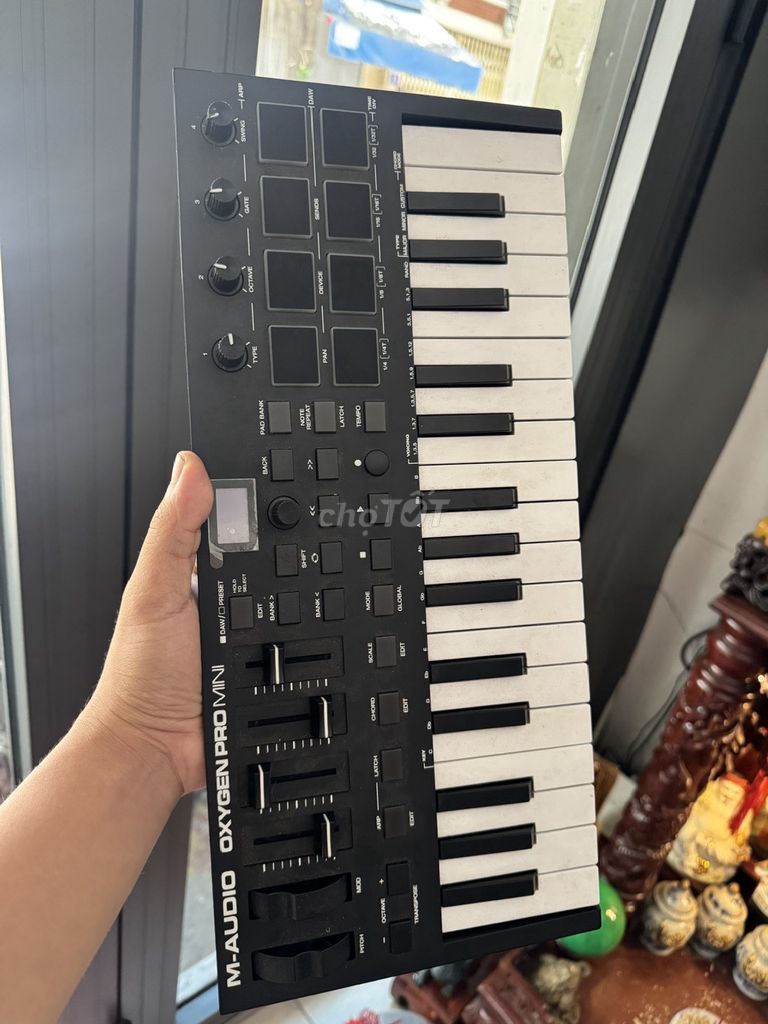 Đàn MIDI Controller M-Audio OXYGENPRO MINI Đen. Mua bán Nhạc cụ tại Quận Tân Bình Tp Hồ Chí Minh được đăng bởi Minh Phú hình 1