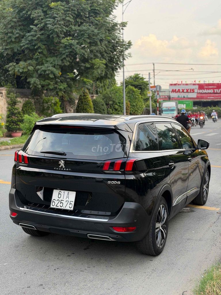 Peugeot 5008 1.6 AL 7 мест Черный 2019 92.000 км