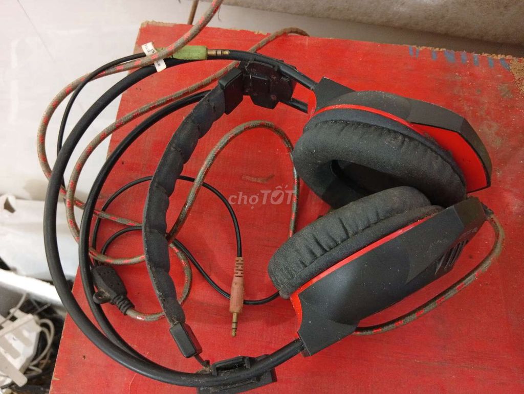 Tai nghe có dây Đen Đỏ. Mua bán Tivi, Âm thanh tại Quận Liên Chiểu Đà Nẵng được đăng bởi anh nhân  hình 1