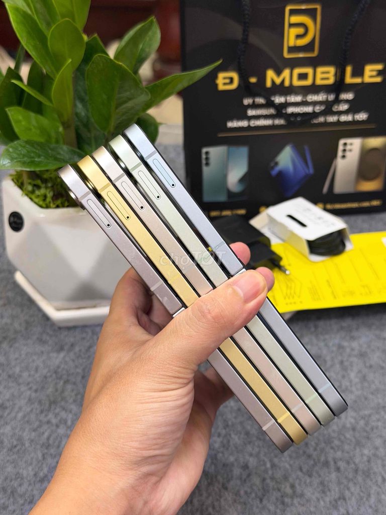 Samsung Z Flip 6 12GB/256GB Đa màu. Mua bán Điện thoại tại Quận Cầu Giấy Hà Nội được đăng bởi Trần Văn Đoàn hình 1