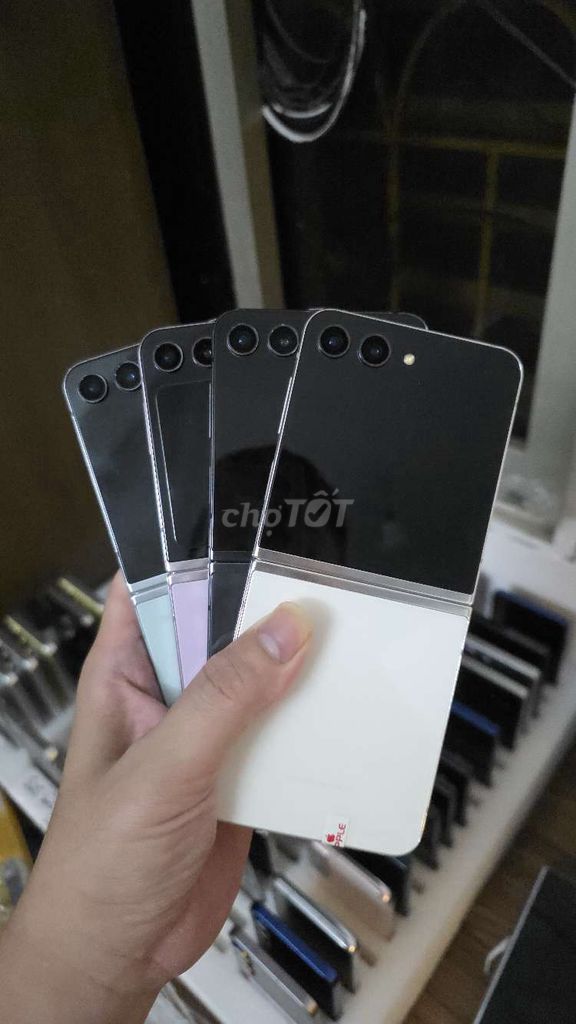 Samsung Z Flip 5 256/512 zin all chuẩn. Mua bán Điện thoại tại Quận Thanh Xuân Hà Nội được đăng bởi Shandp thanh xuân hình 1