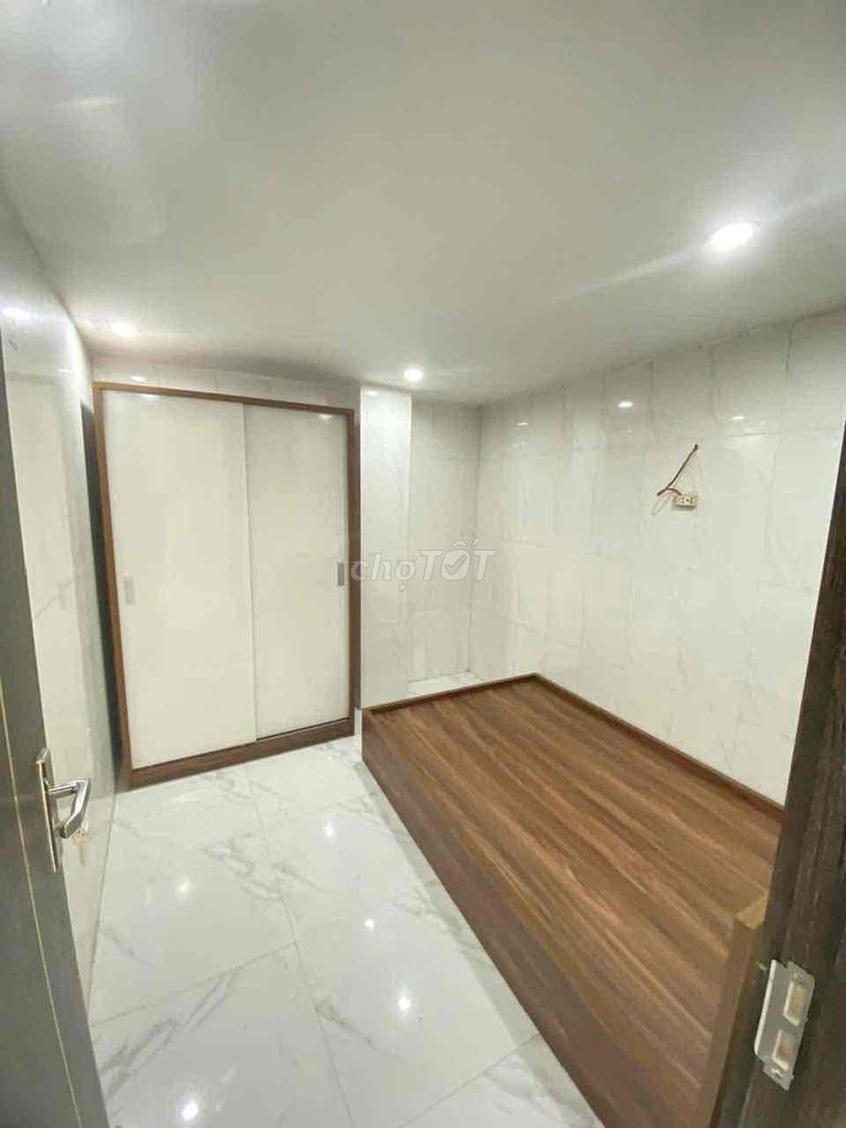 Bán căn hộ ccmn 52m2,  2 ngủ ở Hồ Ba Mẫu