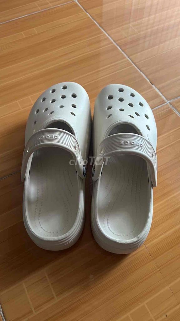 Dép Crocs Trắng Size 38-39. Mua bán Giày dép tại Quận 8 Tp Hồ Chí Minh được đăng bởi Dương Hạnh hình 1