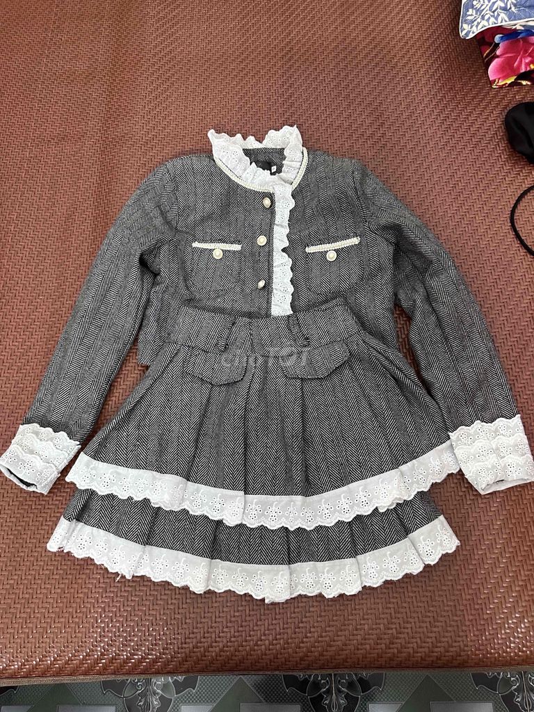 Đầm thiết kế Nữ Vải tweed, ren Đen trắng. Mua bán Quần áo tại Thị xã Quảng Yên Quảng Ninh được đăng bởi Nguyễn Vân hình 1