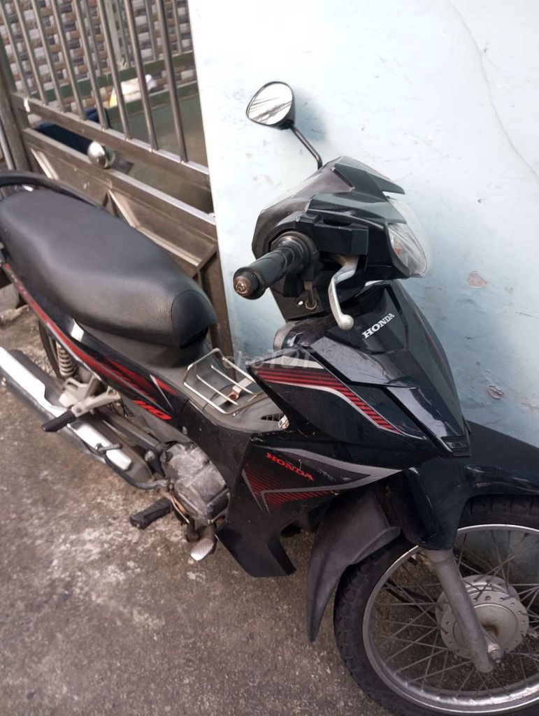 Honda Wave Black Đen đã sử dụng 1 năm. Mua bán Xe máy tại Thành phố Vũng Tàu Bà Rịa - Vũng Tàu được đăng bởi Long Phan hình 1