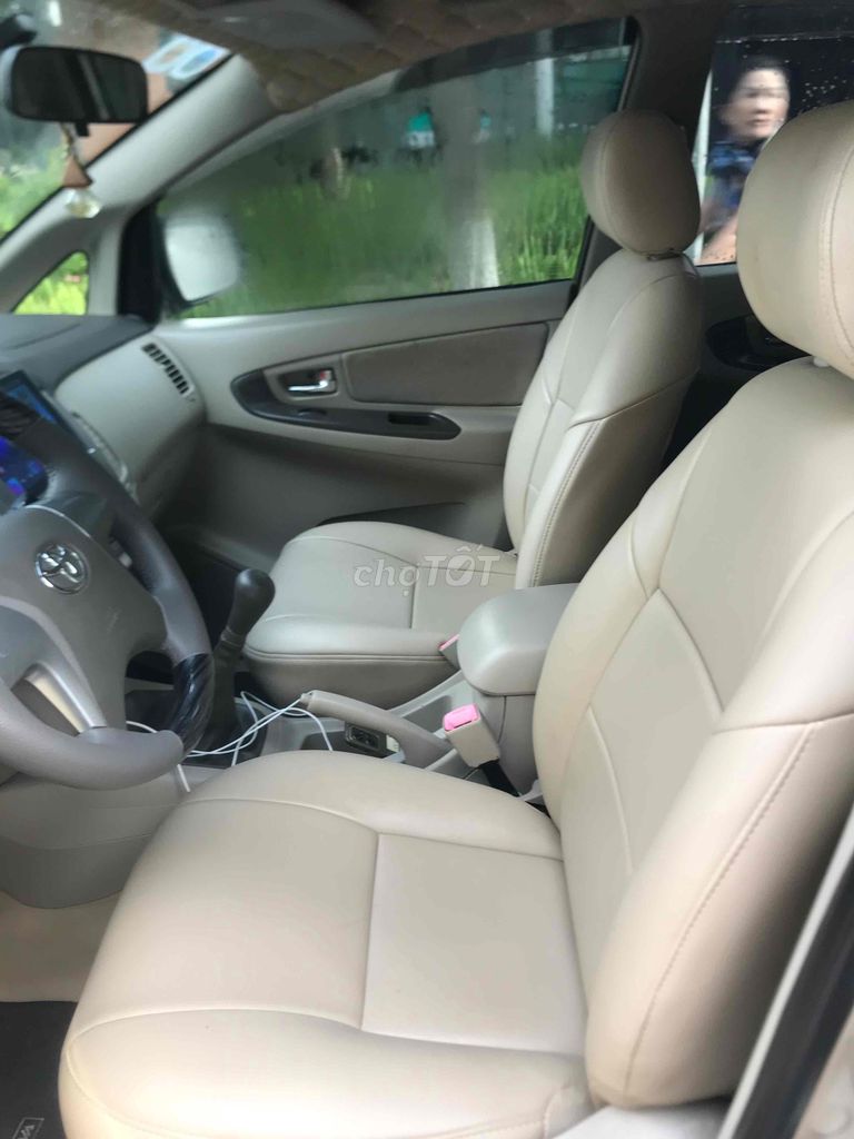 Toyota Innova 2016 2.0E - 68000 km