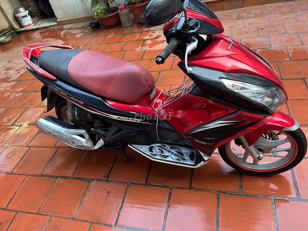 Хонда Эйр Блэйд 125 2013 красная 72000 км