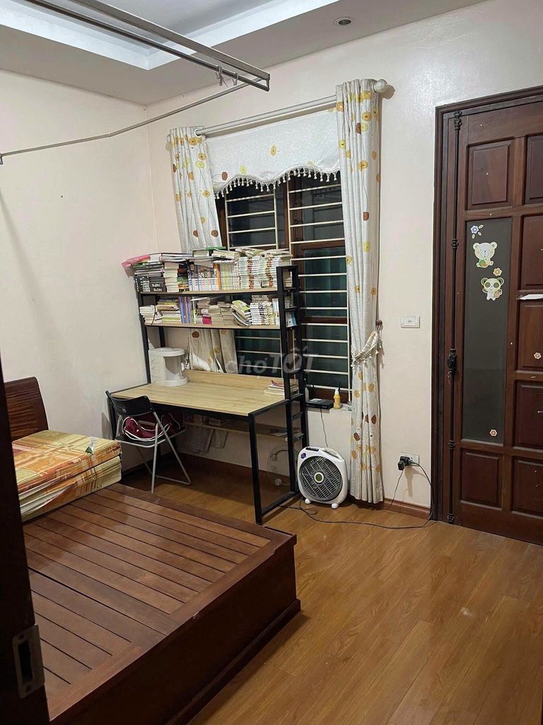 Cho thuê nhà nguyên căn Nguyễn Hữu Thọ Linh Đàm, 50m2 x 5 tầng