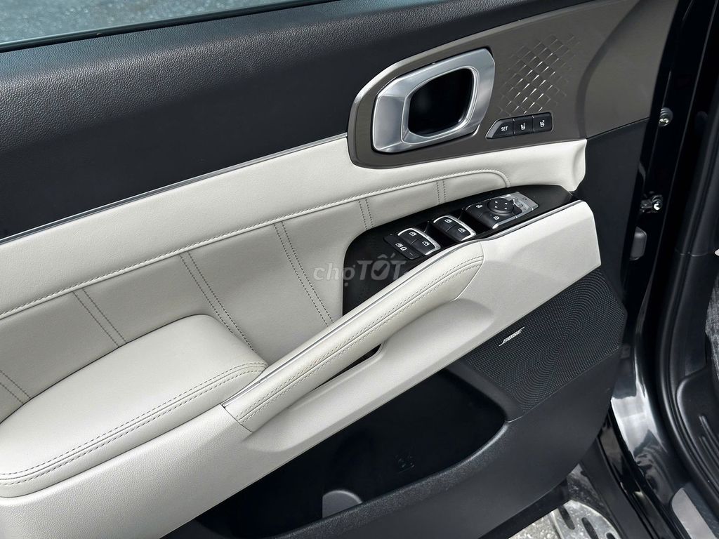 Kia Sorento 2.5 Signature 2022 màu đen. Mua bán Ô tô tại Quận Thanh Xuân Hà Nội được đăng bởi Nguyễn Tuấn Hoàng hình 14