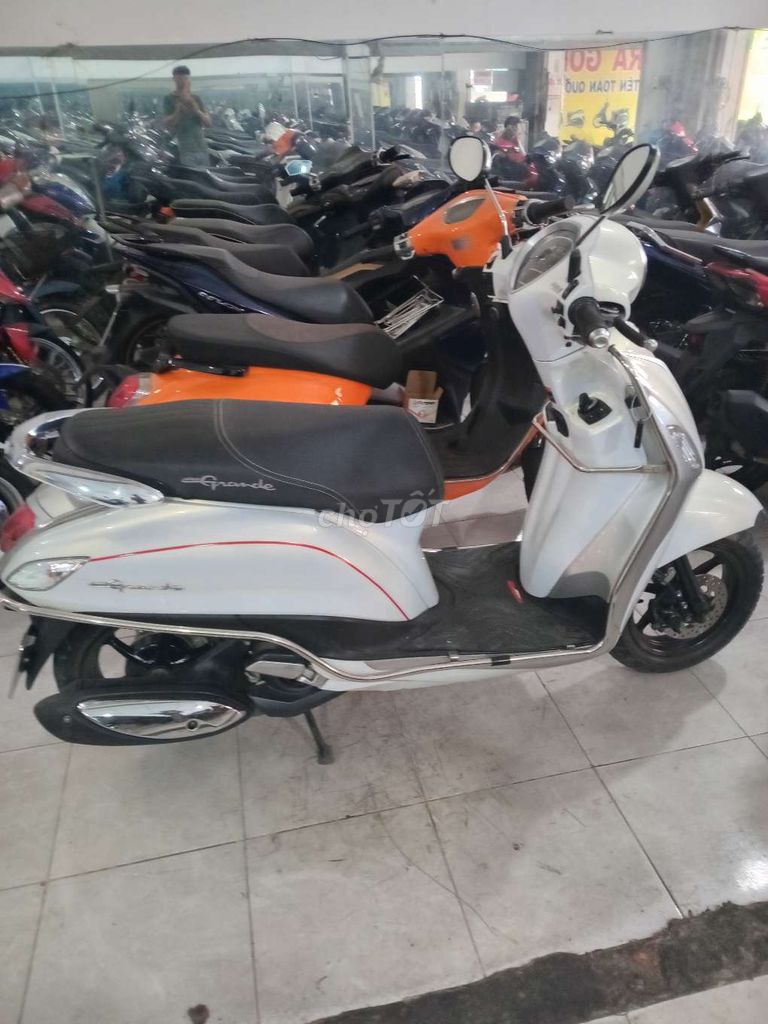 Yamaha Grande màu Trắng. Mua bán Xe máy tại Quận Bình Tân Tp Hồ Chí Minh được đăng bởi Cường phát  hình 3