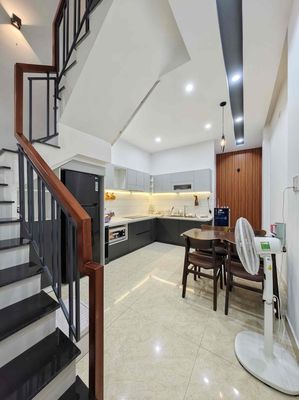 Rent · 3 bd · 80 м² · Quận Hải Châu, ул. Đường 2 Tháng 9