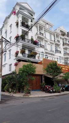 Nhà phố 64 m² · 5 PN · Đường Hoàng Bật Đạt