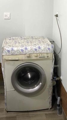 Máy giặt electrolic cửa ngang 7kg màu trắng