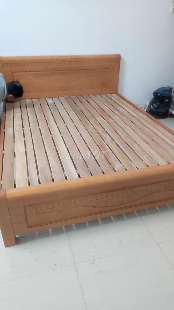 Giường sồi giá tốt tại kho