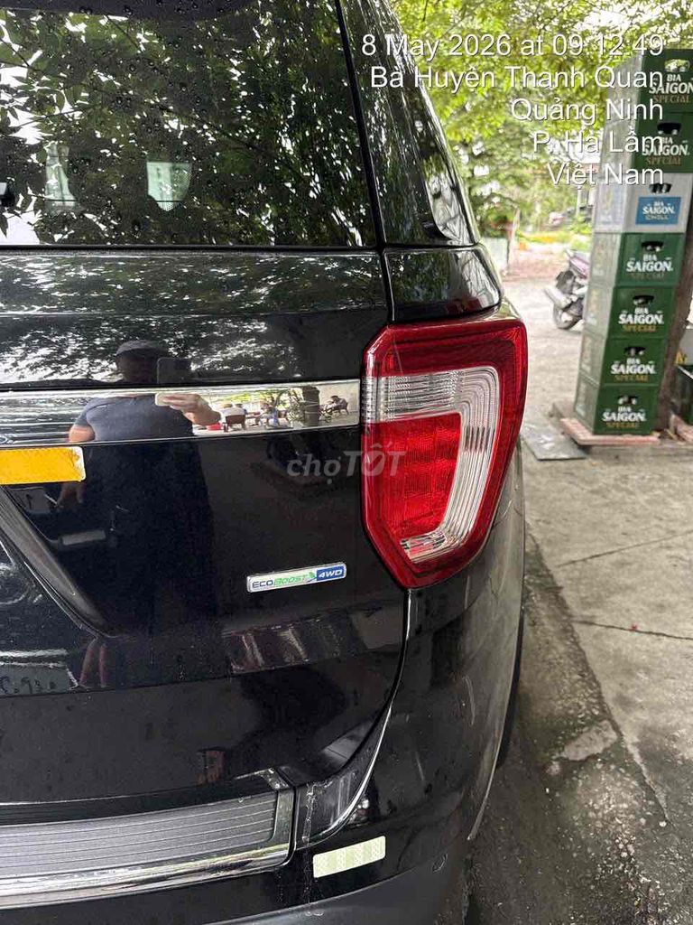 Ford Explorer SUV Đen 64304.8 km