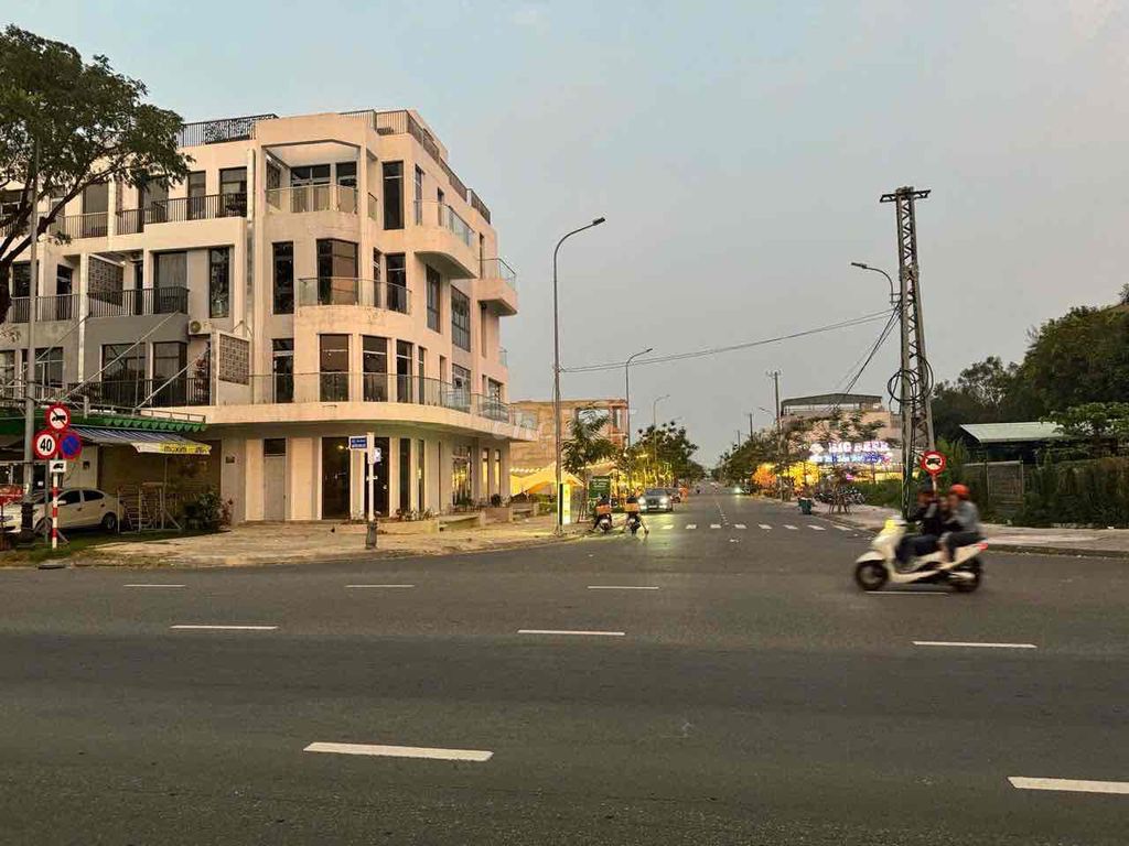 Chính chủ bán căn góc shophouse Nguyễn Sinh Sắc