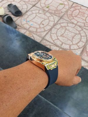 Đồng hồ Gues gold. Mua bán Đồng hồ tại Quận Cái Răng Cần Thơ được đăng bởi Phú Hưng