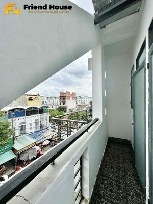 Trống sẵn phòng có bancol ngay dương quãng hàm