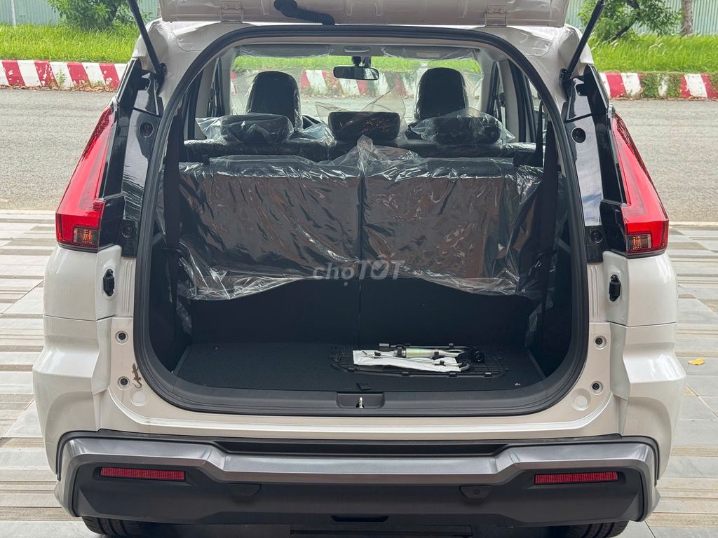 Xpander Premium NEW/ Giảm 100% TB/Xe sẵn giao ngay. Mua bán Ô tô tại Quận 1 Tp Hồ Chí Minh được đăng bởi Nam Mitsubishi Quận 1 hình 9