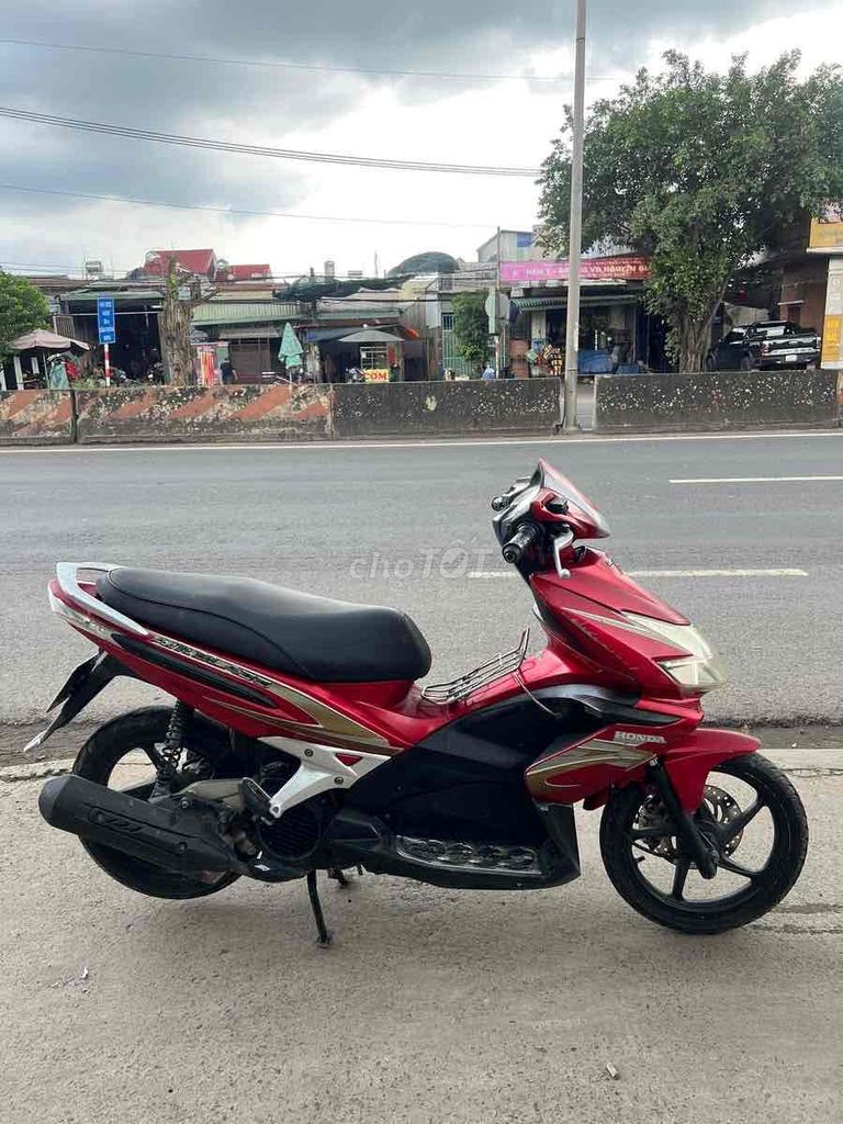 Honda Air Blade Đỏ Tự động. Mua bán Xe máy tại Thành phố Biên Hòa Đồng Nai được đăng bởi Minh hình 2