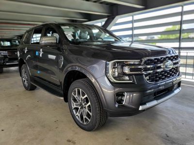 Chính chủ Xe Ford Everest Titan 4x2 2024 Ghi Xám