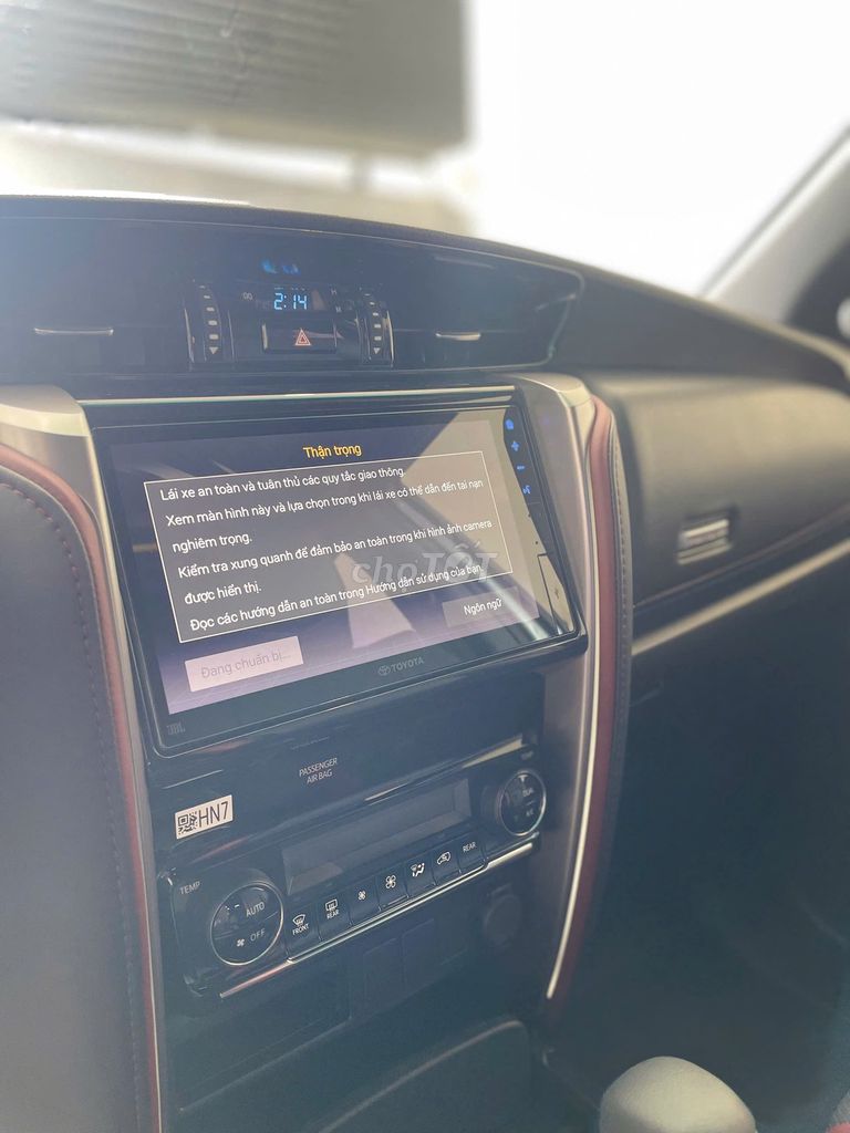 Fortuner Legender 2.4 AT- giảm trực tiếp tiền mặt. Mua bán Ô tô tại Quận 6 Tp Hồ Chí Minh được đăng bởi Tuấn TOYOTA HÙNG VƯƠNG hình 11