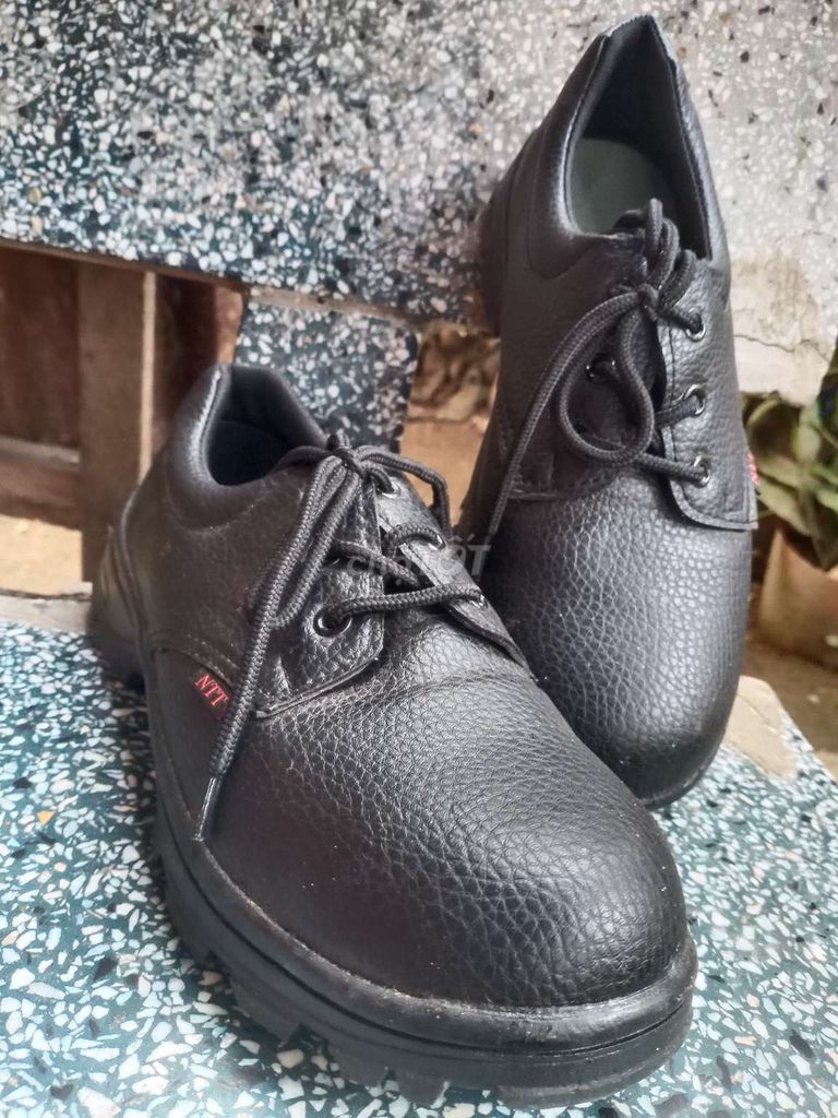 Giày bảo hộ NNT Nam Đen Mới 99%. Mua bán Giày dép tại Huyện Giồng Trôm Bến Tre được đăng bởi Duy hình 1