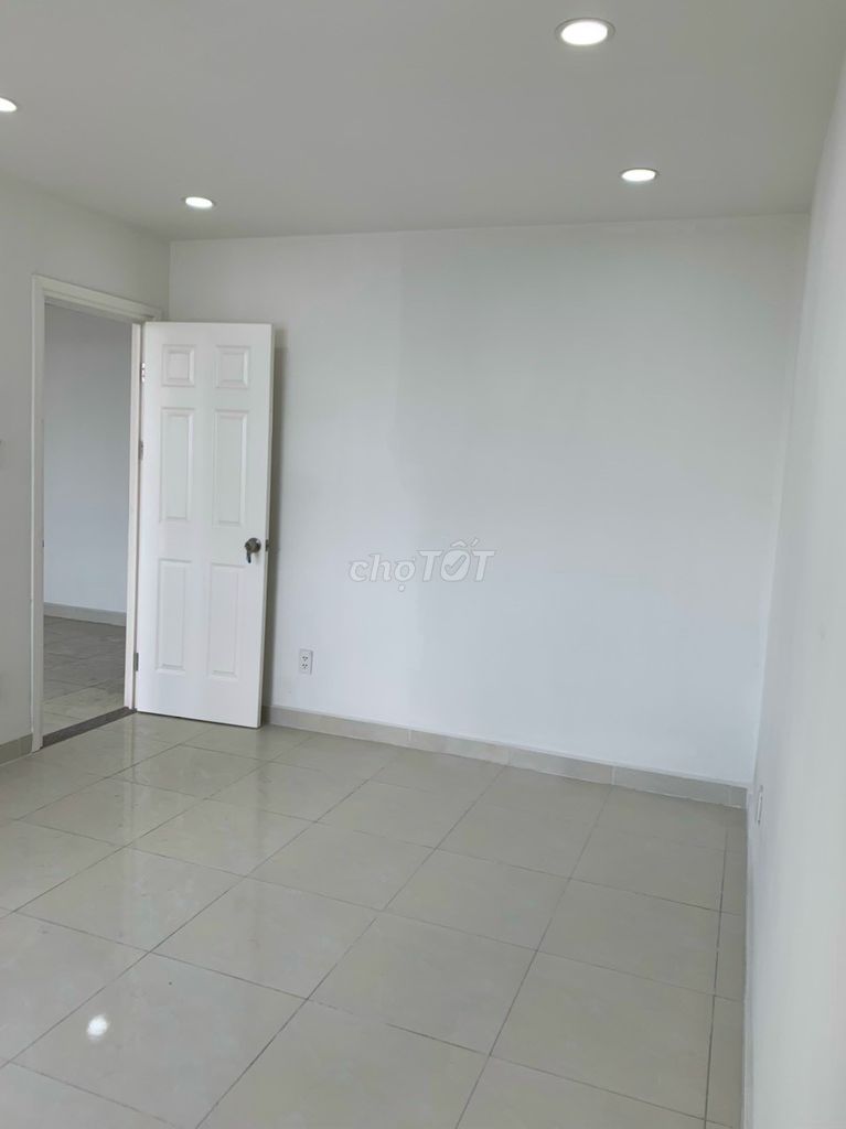 Cần bán gấp chung cư Khuông Việt, 88m2(3pN), tầng trung.